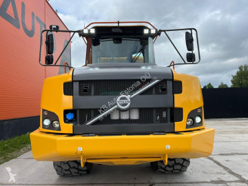 Tombereau articulé Volvo