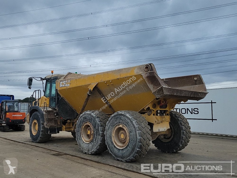 Basculantă Bell B30E