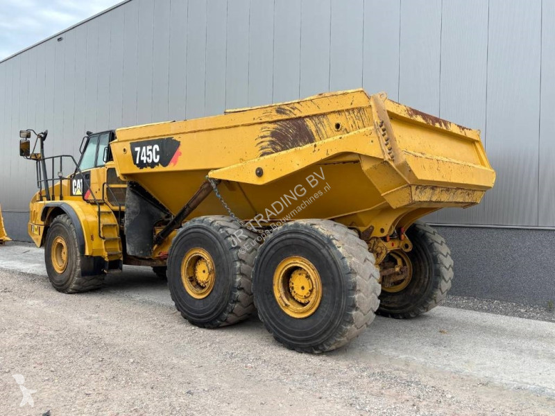 Dumper Caterpillar