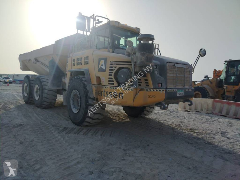 Dumper Komatsu R (4 pieces available in Abu Dhabi)