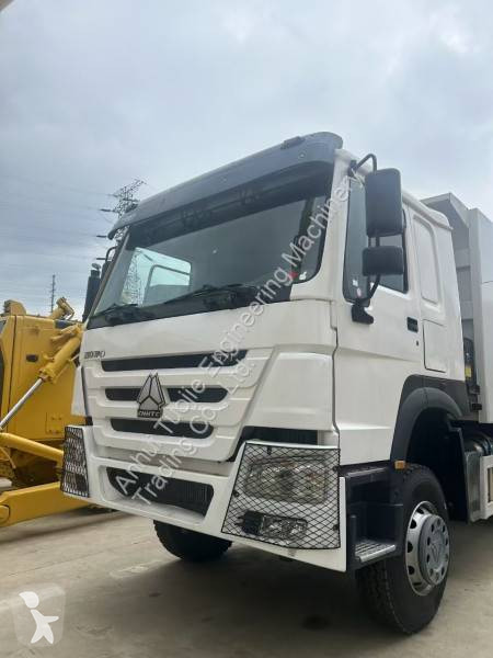 Sklápač Howo 6×4