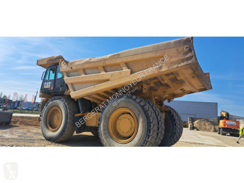 Карьерный самосвал Caterpillar