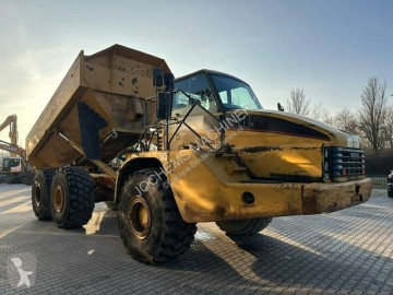 عربة قلابة Caterpillar