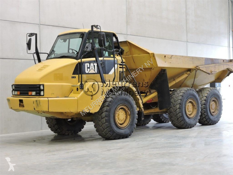 Sklápač Caterpillar 725
