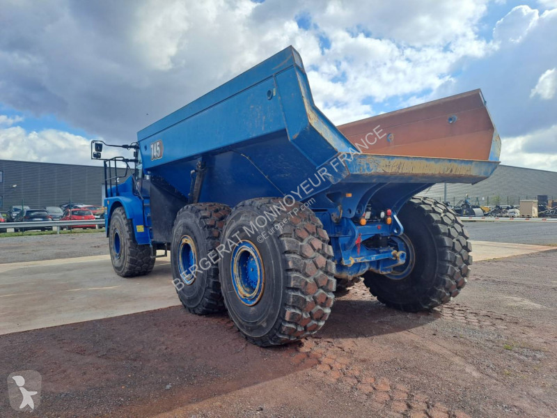 عربة قلابة Caterpillar 745
