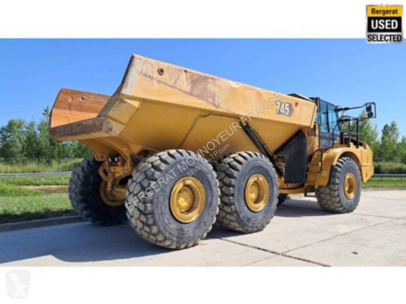 Sklápač Caterpillar 745