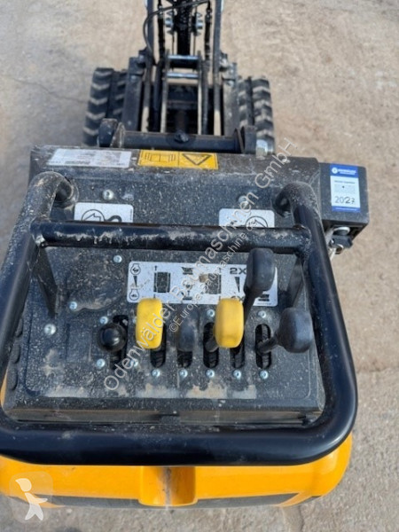 عربة قلابة JCB