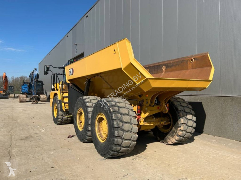 Tombereau Caterpillar 730