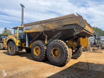 Tombereau articulé Volvo