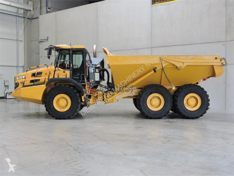 عربة قلابة Bell B30E