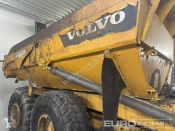 عربة قلابة مفصلية Volvo