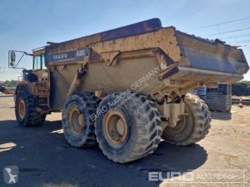 Tombereau articulé Volvo