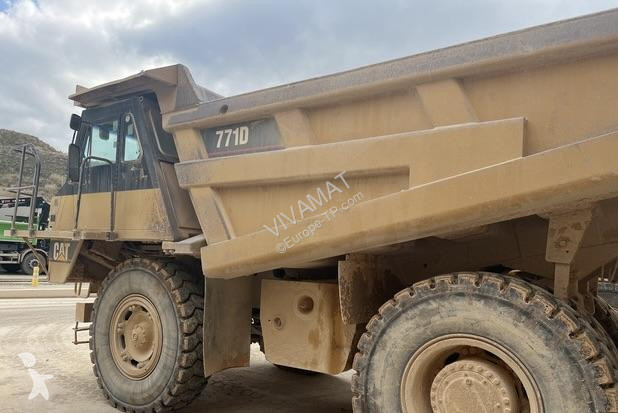 Dumper Caterpillar