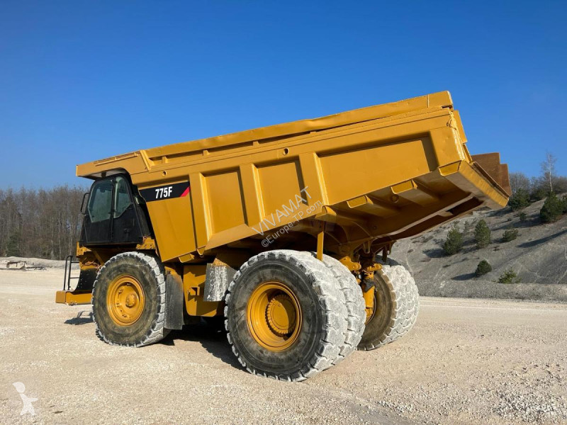 Basculantă Caterpillar Rebuilt