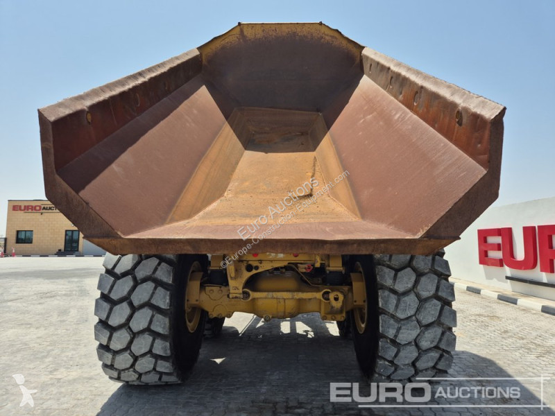 Basculantă Caterpillar 745