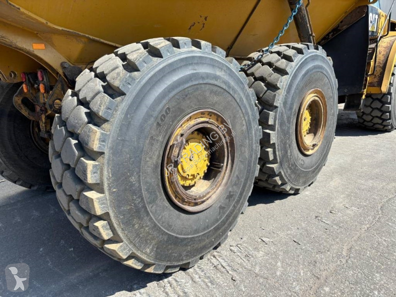 Dumper Caterpillar