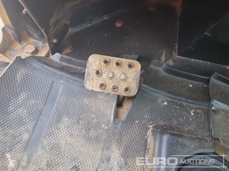 عربة قلابة JCB 6TFT