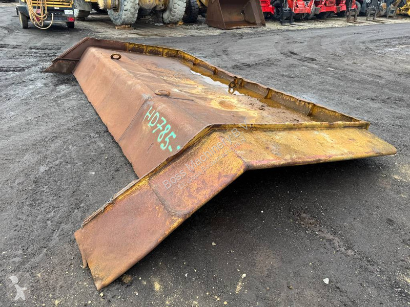Sklápač Komatsu 3 - Backup Camera / Airco