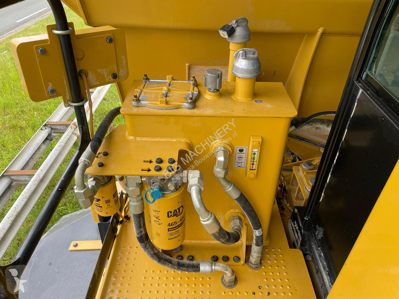 عربة قلابة Caterpillar G