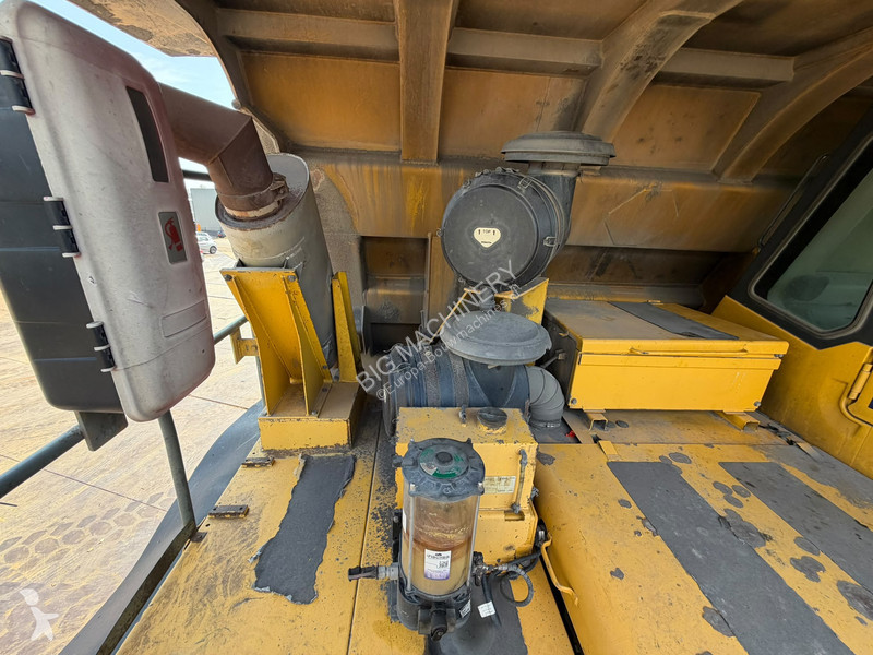 عربة قلابة Komatsu