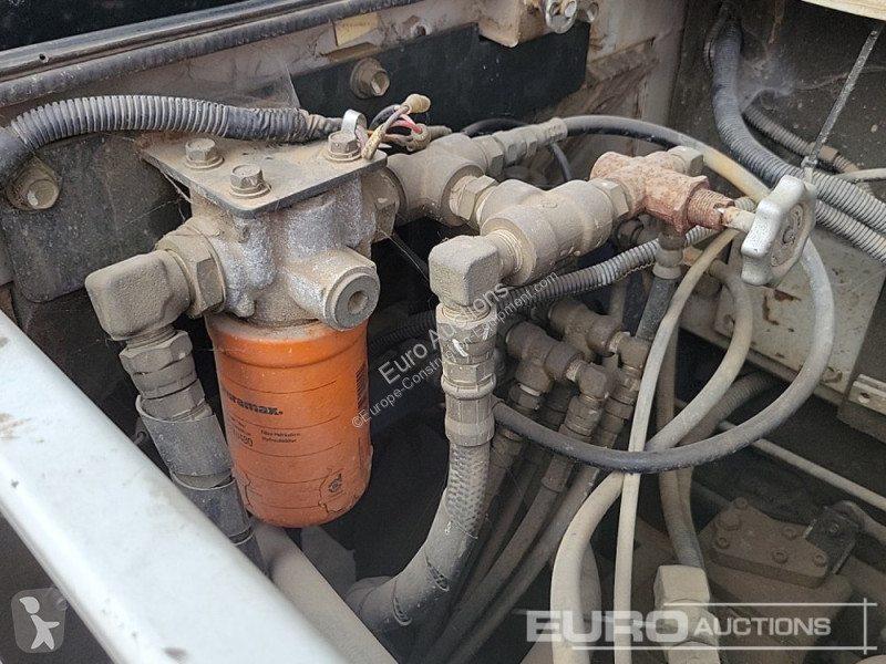 Basculantă IHI IC30