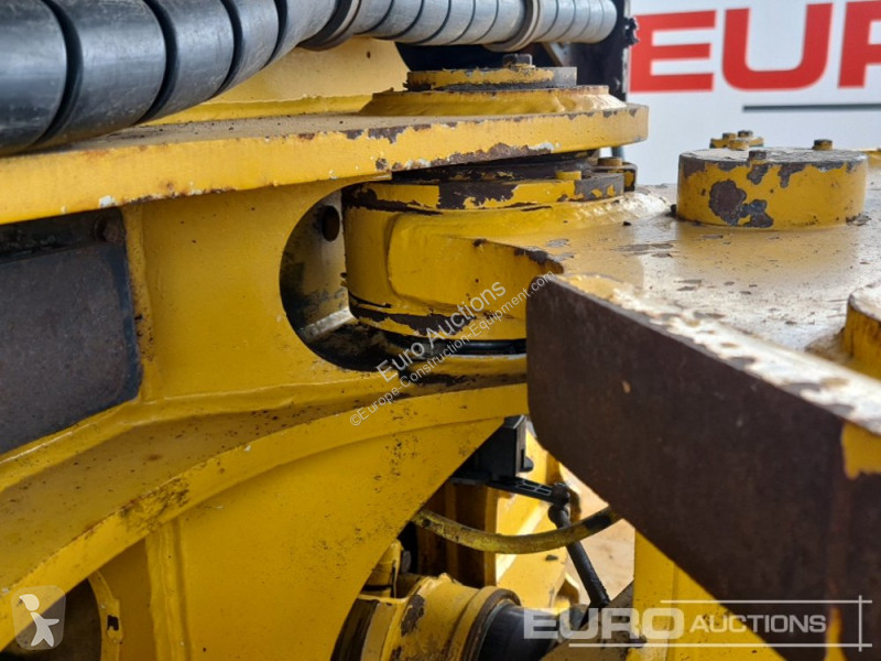 عربة قلابة Bell B30E