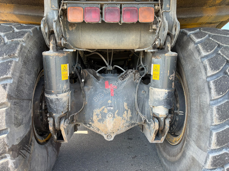 عربة قلابة Komatsu