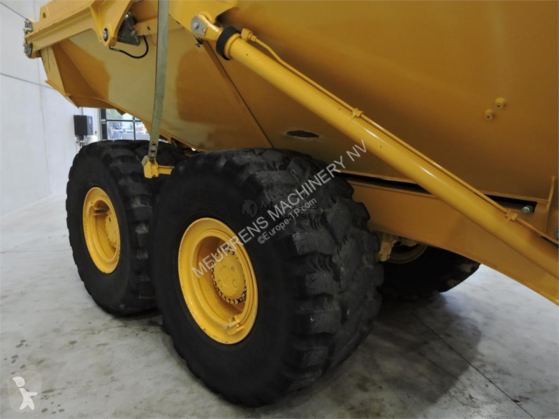 عربة قلابة Bell B30E