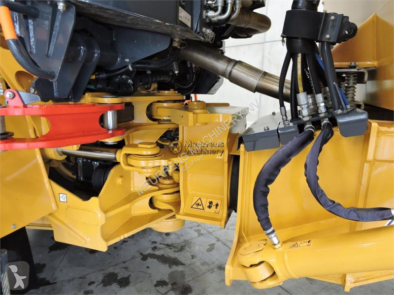 عربة قلابة Bell B30E