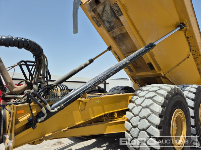 Basculantă Caterpillar 745