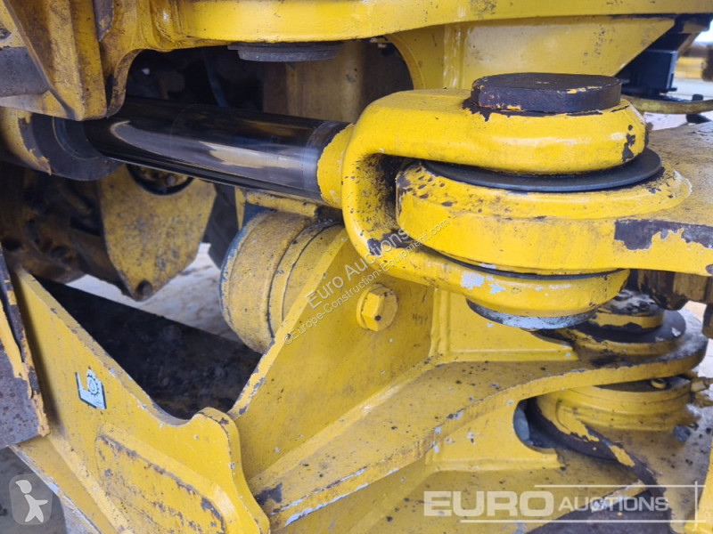 عربة قلابة Bell B30E