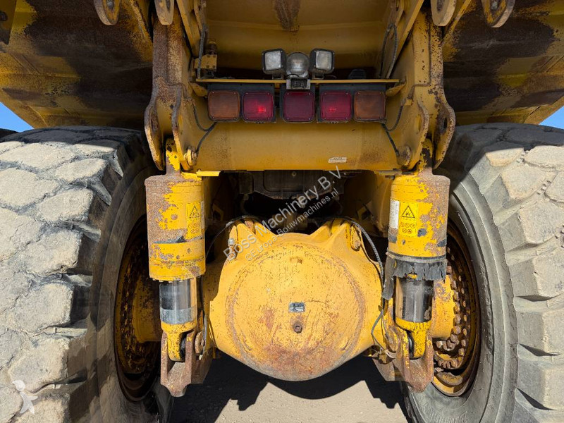 Sklápač Komatsu HD605-5 - Automatic Greasing /...