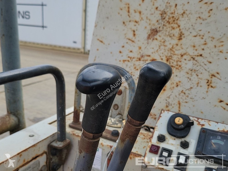 Basculantă IHI IC30