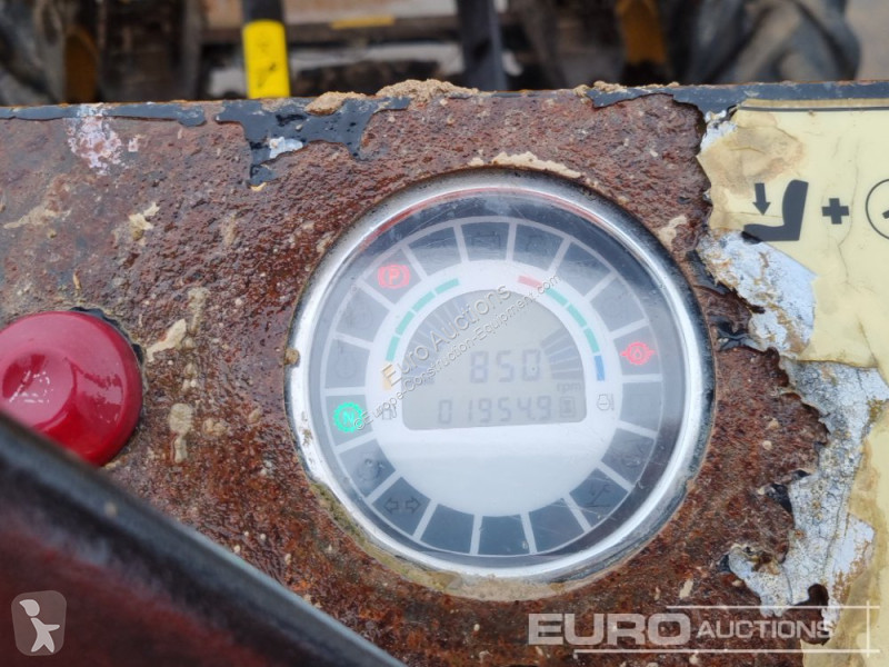 Sklápěčka JCB 6TFT