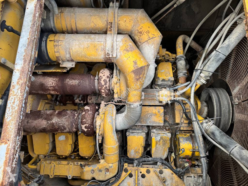 Sklápač Komatsu 3 - Backup Camera / Airco