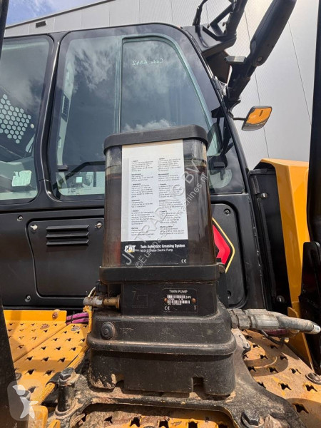 Tombereau Caterpillar 730
