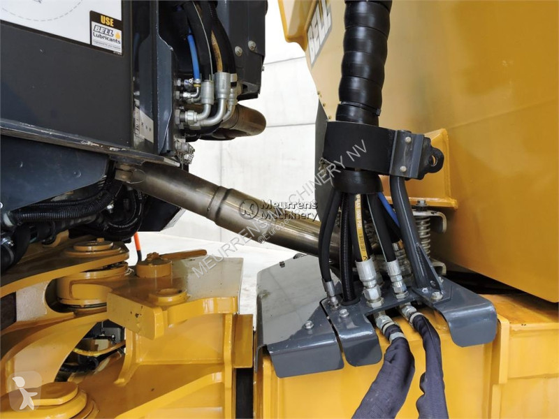 عربة قلابة Bell B30E