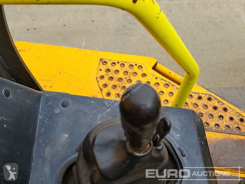 Basculantă JCB 6TST