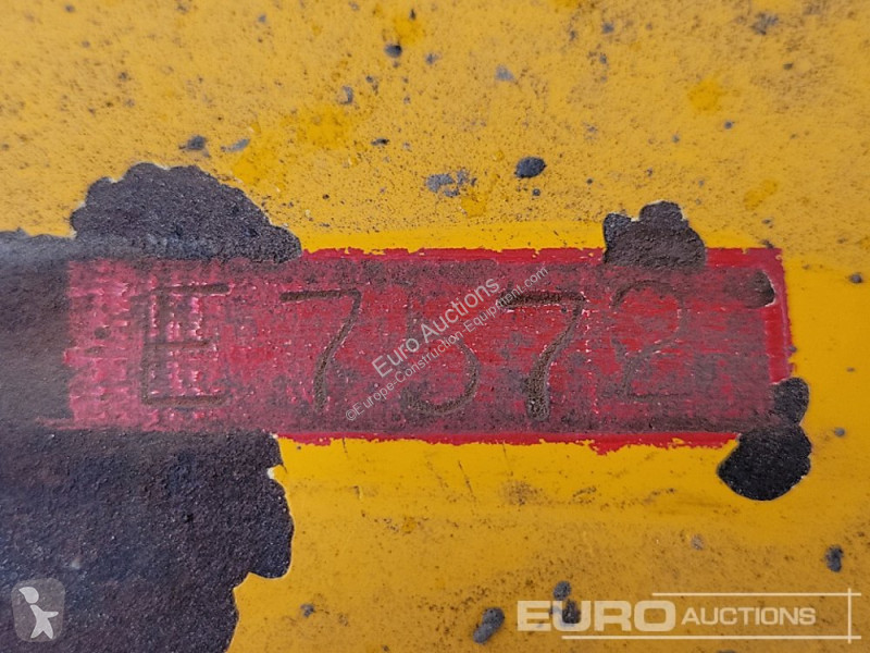 Sklápěčka Thwaites 3 Ton Swivel Skip