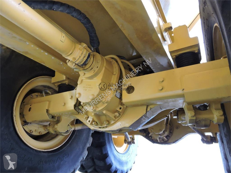 عربة قلابة Bell B30E