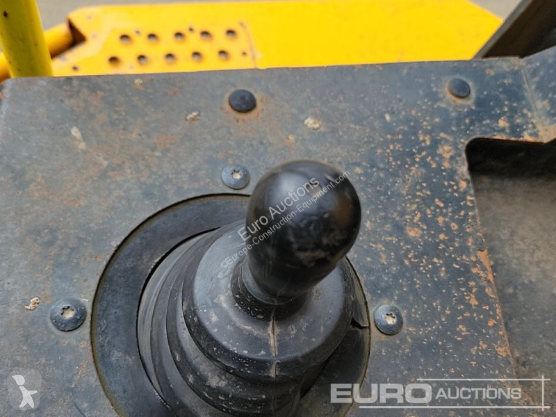 Basculantă JCB 6TST