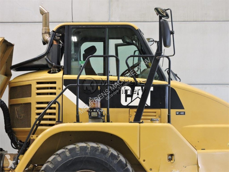 Sklápač Caterpillar 725