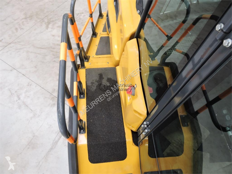 عربة قلابة Bell B30E