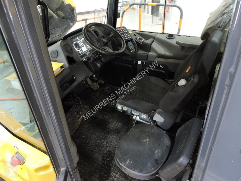 عربة قلابة Bell B30E