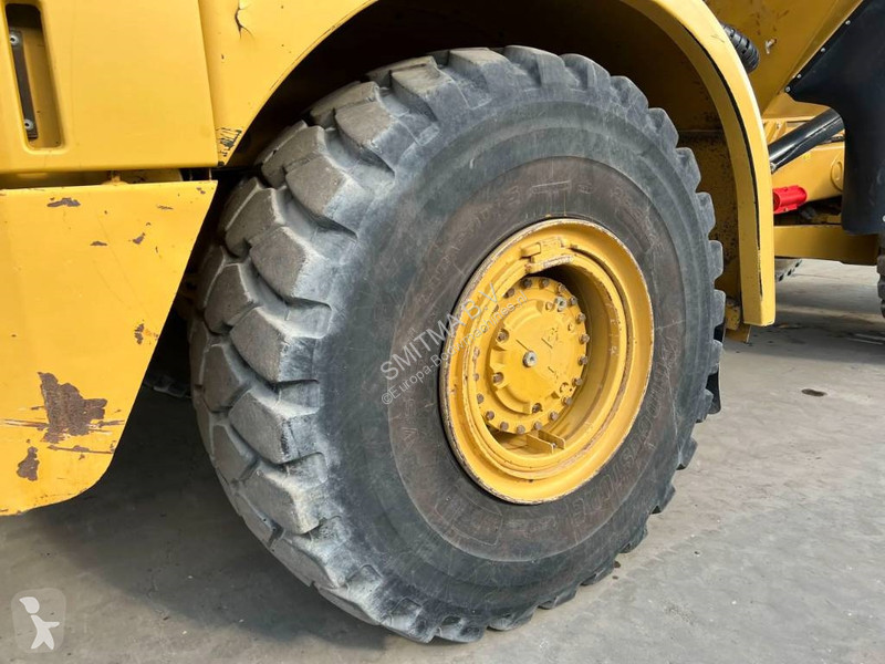 Sklápač Caterpillar 735 |