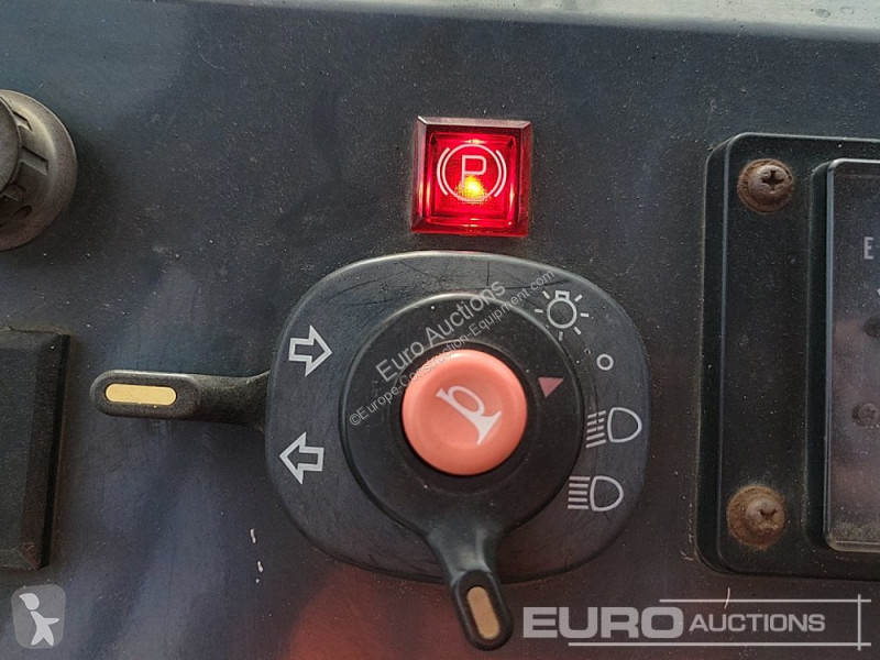 Basculantă IHI IC100