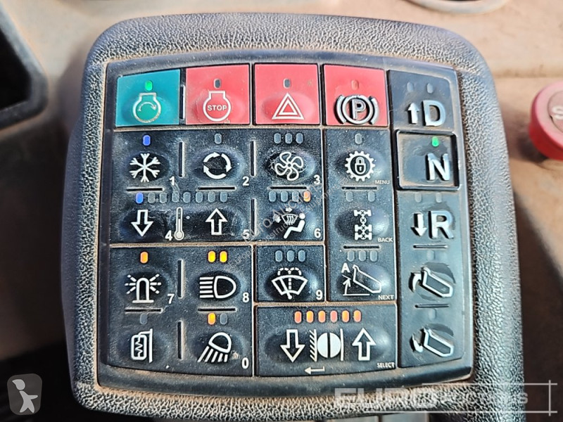 عربة قلابة Bell B25E