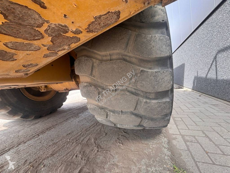 Tombereau Caterpillar 730