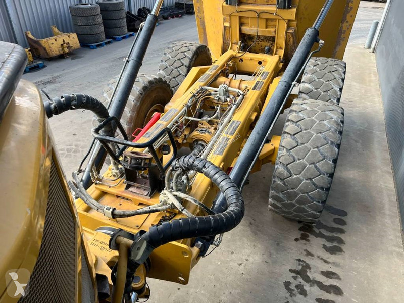 Sklápač Caterpillar 735 |