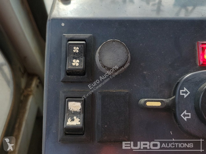 Basculantă IHI IC100